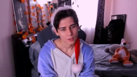 Foxicfu online show from December 2025 07:03:01 AM