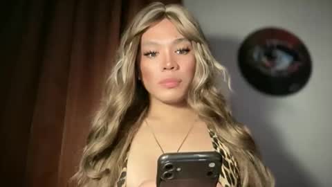 Snapshot of foxli_xx chatting on May 2026 09:59:02 AM KITTY online show from May 2026 09:59:02 AM