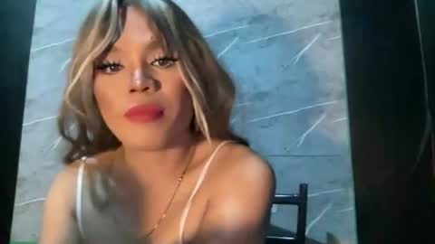 Snapshot of foxli_xx chatting on June 2026 01:02:01 PM KITTY online show from June 2026 01:02:01 PM