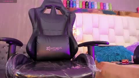 Foxxy  online show from July 2026 05:19:02 PM