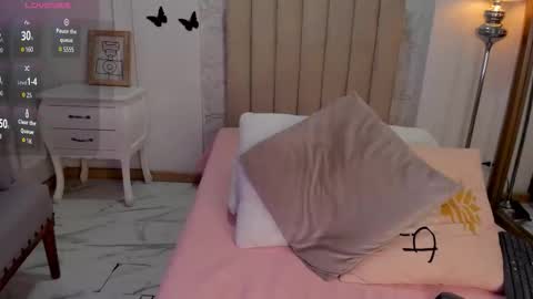 Foxy online show from November 2025 07:46:01 PM