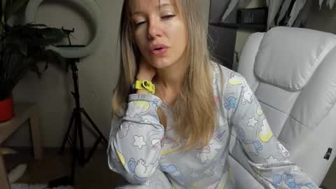 Foxy online show from September 2025 12:23:01 AM