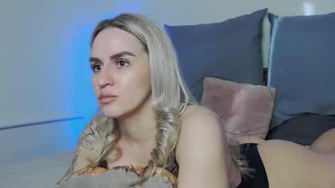 Foxy Kimmi online show from January 2026 07:01:02 AM