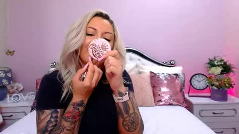 Snapshot of foxyclarisee chatting on May 2026 05:43:01 PM Clarisee online show from May 2026 05:43:01 PM