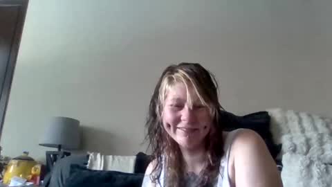 foxyfang online show from December 2025 06:16:01 PM