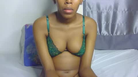 foxypennyy online show from November 2025 08:25:01 AM