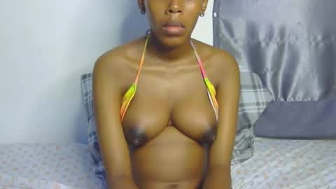 foxypennyy online show from November 2025 07:57:01 PM