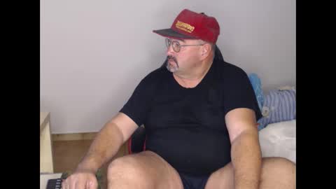 Snapshot of fraboys chatting on November 2025 06:59:02 AM Fraboys online show from November 2025 06:59:02 AM