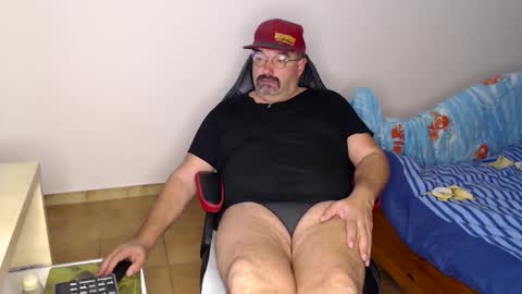 Snapshot of fraboys chatting on November 2025 06:49:02 AM Fraboys online show from November 2025 06:49:02 AM