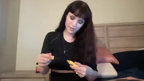 Snapshot of fragilemasochist chatting on November 2025 11:21:02 PM Angel online show from November 2025 11:21:02 PM