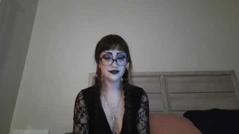 Snapshot of fragilemasochist chatting on February 2026 01:10:01 PM Angel online show from February 2026 01:10:01 PM