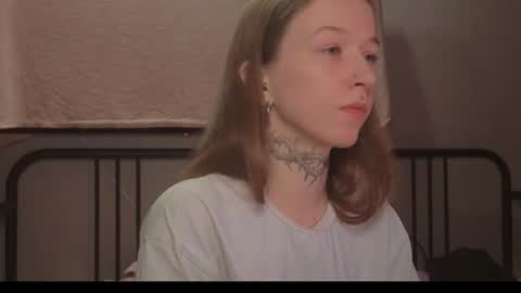 fran_bow online show from March 2026 04:32:02 PM