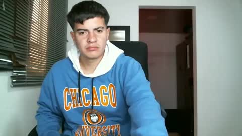 franccesco_699 online show from October 2025 09:45:01 PM