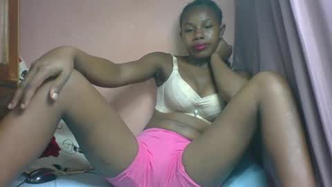 Snapshot of franciefrancie chatting on March 2025 06:00:02 PM francilla online show from March 2025 06:00:02 PM