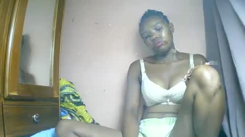 Snapshot of franciefrancie chatting on March 2025 12:22:01 PM francilla online show from March 2025 12:22:01 PM