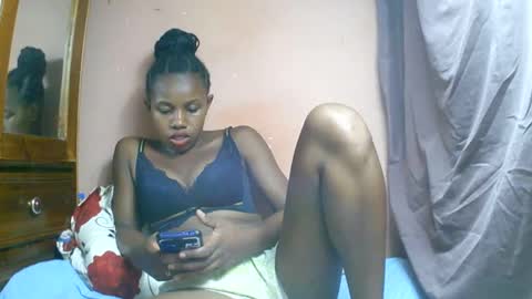 Snapshot of franciefrancie chatting on March 2025 06:12:01 PM francilla online show from March 2025 06:12:01 PM