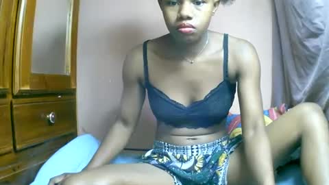 Snapshot of franciefrancie chatting on March 2025 05:24:02 AM francilla online show from March 2025 05:24:02 AM