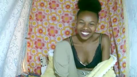Snapshot of franciefrancie chatting on October 2025 07:20:02 AM francilla online show from October 2025 07:20:02 AM