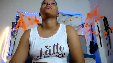 francihot4 online show from October 2025 03:08:01 AM