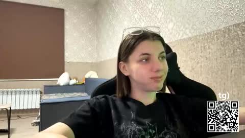 Melissa online show from November 2025 07:04:02 PM