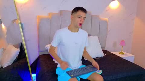 Franco online show from November 2025 10:42:01 PM