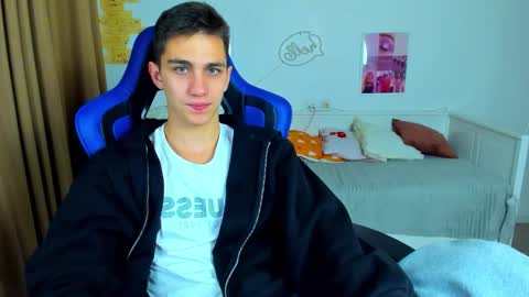 Frank online show from October 2025 05:06:02 AM