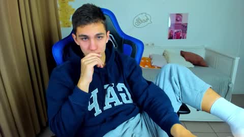 Frank online show from October 2025 05:38:01 AM