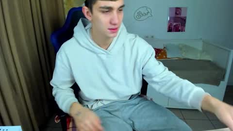 Frank online show from December 2025 05:39:02 AM