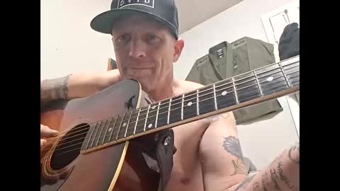 Snapshot of frankieblueeyes30 chatting on February 2026 02:30:01 AM Blue eyed tatted Daddy online show from February 2026 02:30:01 AM