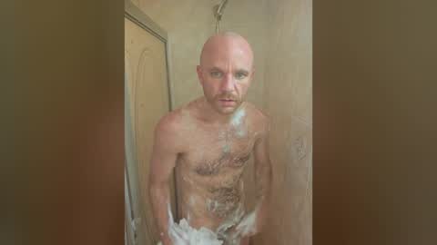 FrankieFuckMeXX online show from June 2026 06:33:01 PM