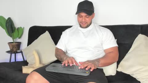 frank online show from December 2025 02:53:01 AM