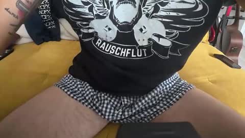 Snapshot of franky84 chatting on October 2025 10:27:02 AM franky84 online show from October 2025 10:27:02 AM