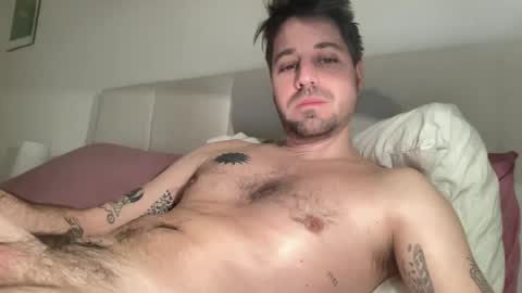 Snapshot of frankybiiig chatting on January 2026 08:31:02 AM thegoodandbiiig online show from January 2026 08:31:02 AM