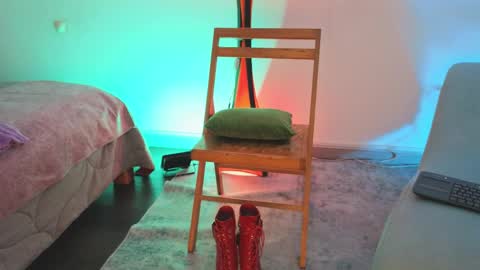 Fransheska online show from April 2026 11:48:01 AM