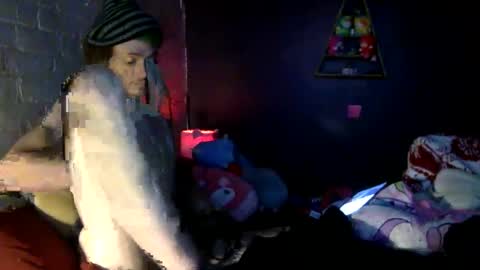 Squirrel twink online show from September 2025 10:06:02 AM