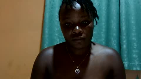 Snapshot of freaky_dolly chatting on January 2025 06:45:02 PM freaky_dolly online show from January 2025 06:45:02 PM