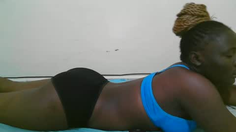Snapshot of freaky_hearts chatting on June 2026 07:55:01 AM ellina online show from June 2026 07:55:01 AM