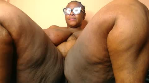 Snapshot of freakyboobsxx chatting on July 2026 04:22:01 PM Kimmy online show from July 2026 04:22:01 PM