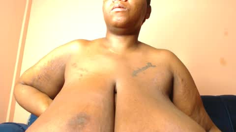 Snapshot of freakyboobsxx chatting on July 2026 07:32:02 AM Kimmy online show from July 2026 07:32:02 AM