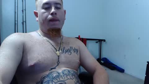 Snapshot of freakyfreddie305 chatting on October 2025 02:32:02 AM freakyfreddie305 online show from October 2025 02:32:02 AM
