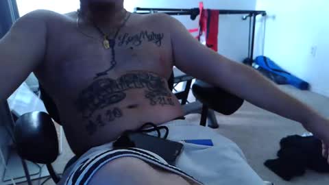 Snapshot of freakyfreddie305 chatting on October 2025 07:01:02 PM freakyfreddie305 online show from October 2025 07:01:02 PM
