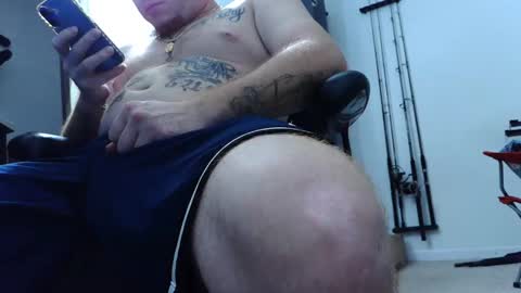 Snapshot of freakyfreddie305 chatting on October 2025 02:45:01 AM freakyfreddie305 online show from October 2025 02:45:01 AM