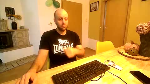 freddow online show from October 2025 12:16:01 PM