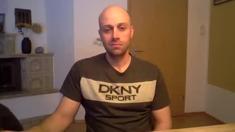 freddow online show from November 2025 01:56:02 PM