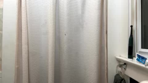 freethebirdclouds online show from September 2025 08:14:02 AM