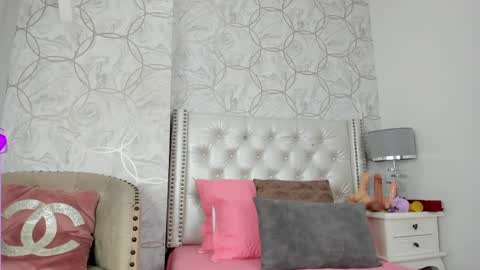 Frehia   online show from March 2026 10:02:02 PM