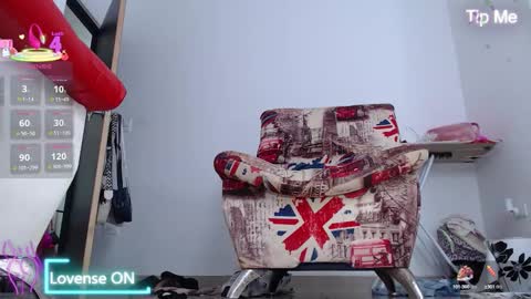 Snapshot of freshlatinyouxx chatting on October 2025 01:28:01 AM Damaris online show from October 2025 01:28:01 AM