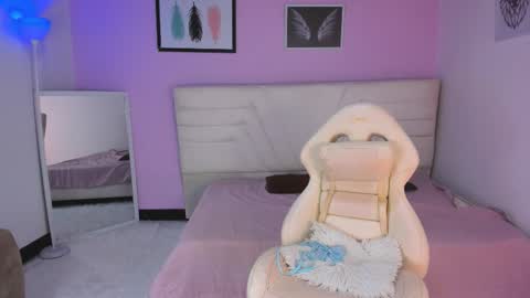 fresitalove01 online show from December 2025 03:06:01 PM