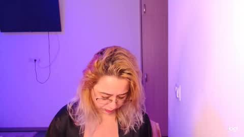 Snapshot of freyaamore chatting on March 2026 07:37:02 AM ANNE online show from March 2026 07:37:02 AM