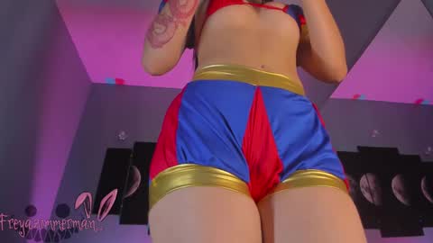 Snapshot of freyazimmerman_ chatting on October 2025 08:51:02 PM Pau. online show from October 2025 08:51:02 PM